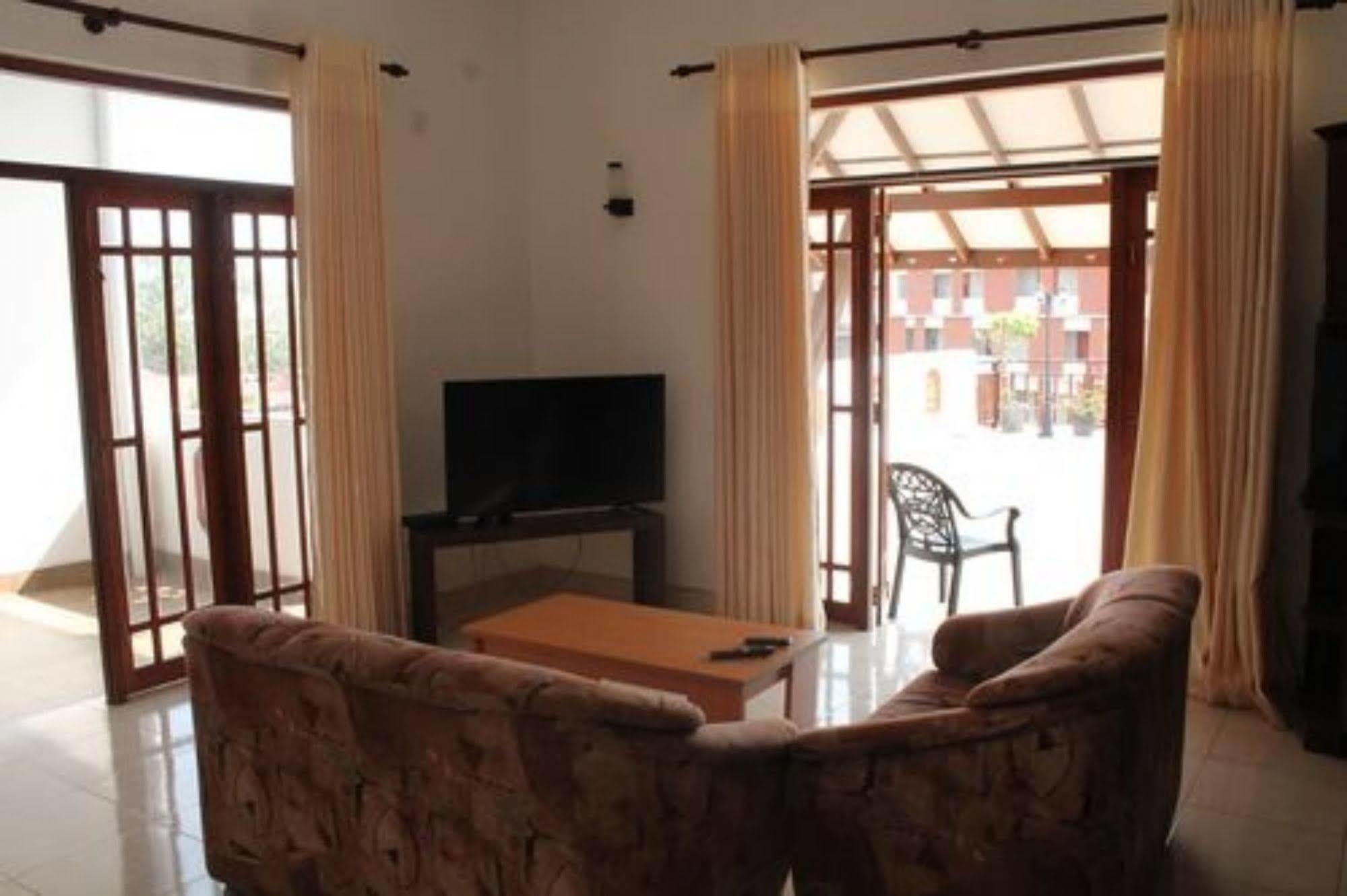 Prego Suites Ettukala ภายนอก รูปภาพ