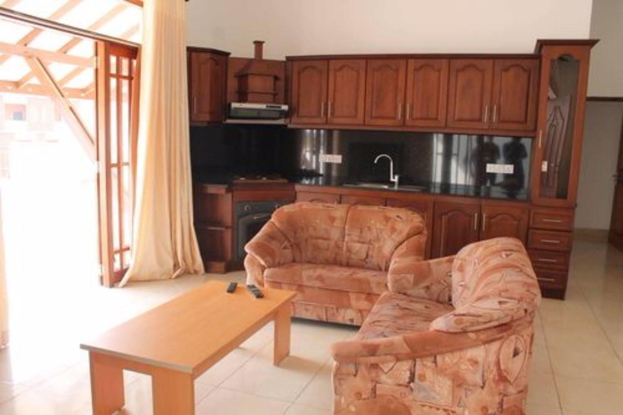 Prego Suites Ettukala ภายนอก รูปภาพ